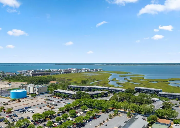 Beautiful 2 Bedroom Quay With Linen Service! *